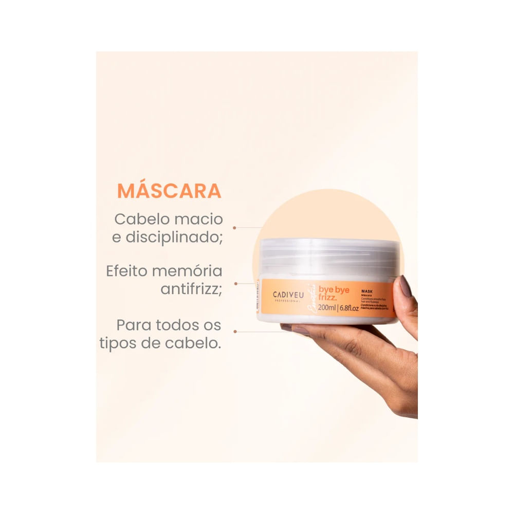 Mão segurando pote da Máscara Capilar Cadiveu Bye Bye Frizz 200ml com fundo claro